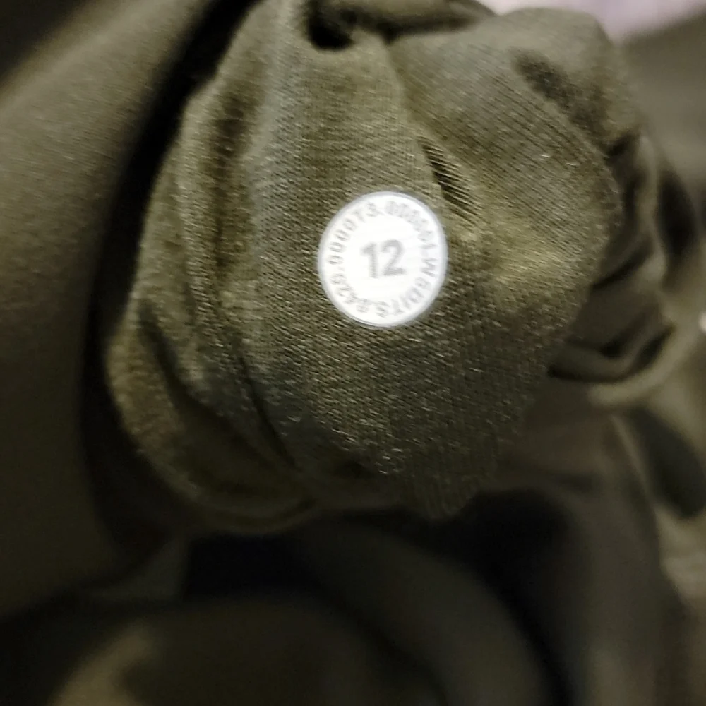 NWT Lululemon Align™ High-Rise Pant 28" Size 12  Dark Olive - Picture 5 of 7